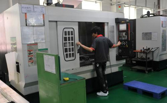 對于一些手板加工技術，難以將相同厚度的0.1mm和0.2mm的相同部件打印出來，但前者需要2倍的時間和更多的成本